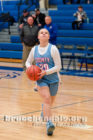 241206 beth-332